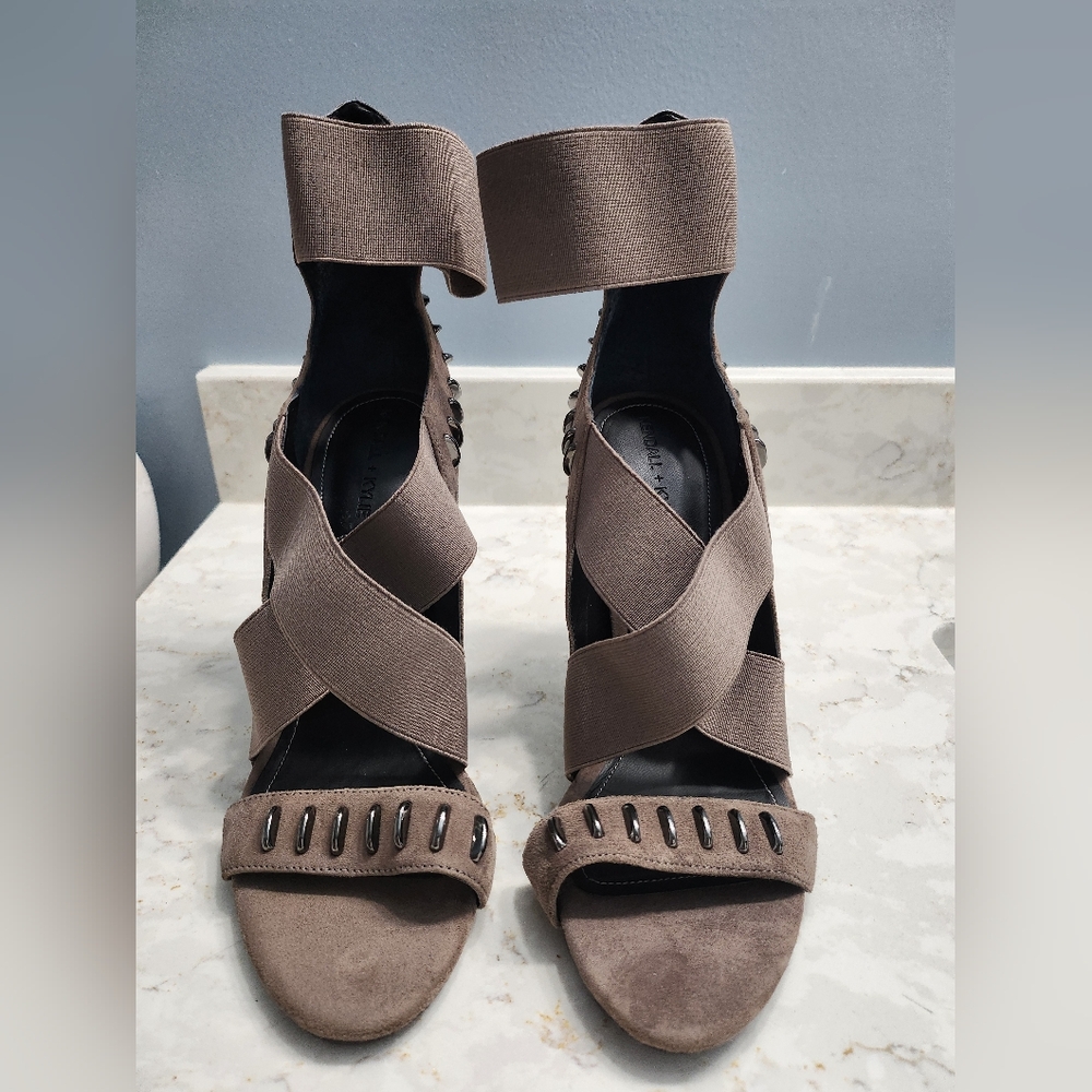 Size 7.5 Elegant Gray/Brown Women's Heels